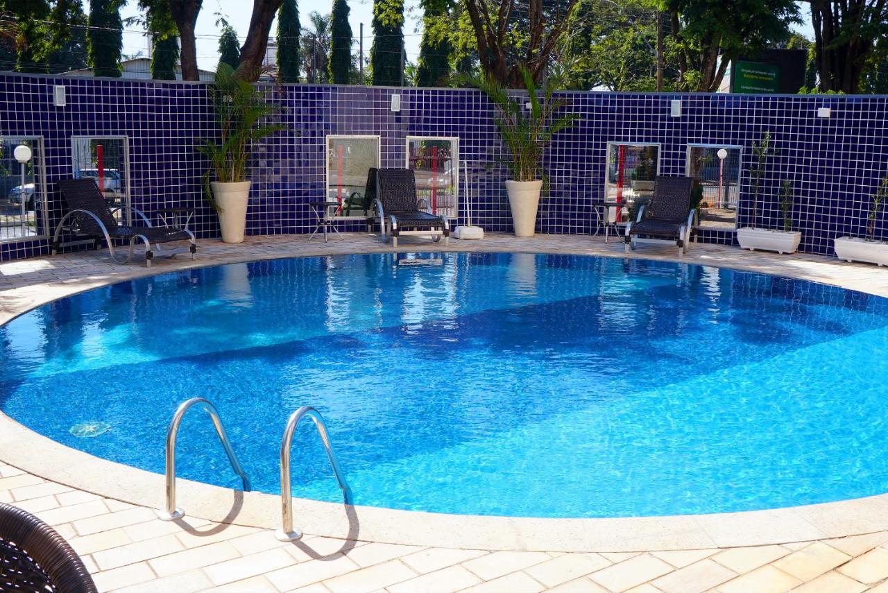 Hotel Golden Park Uberaba By Nacional Inn ภายนอก รูปภาพ