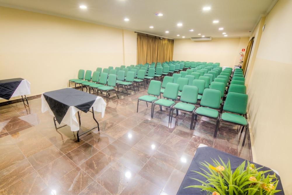 Hotel Golden Park Uberaba By Nacional Inn ภายนอก รูปภาพ
