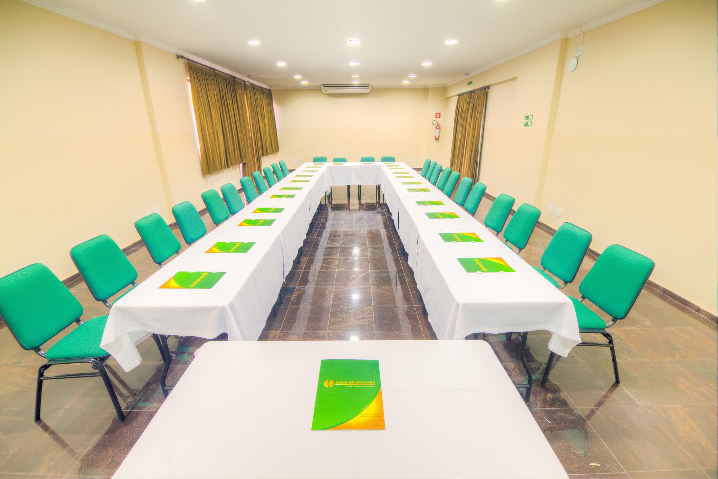 Hotel Golden Park Uberaba By Nacional Inn ภายนอก รูปภาพ
