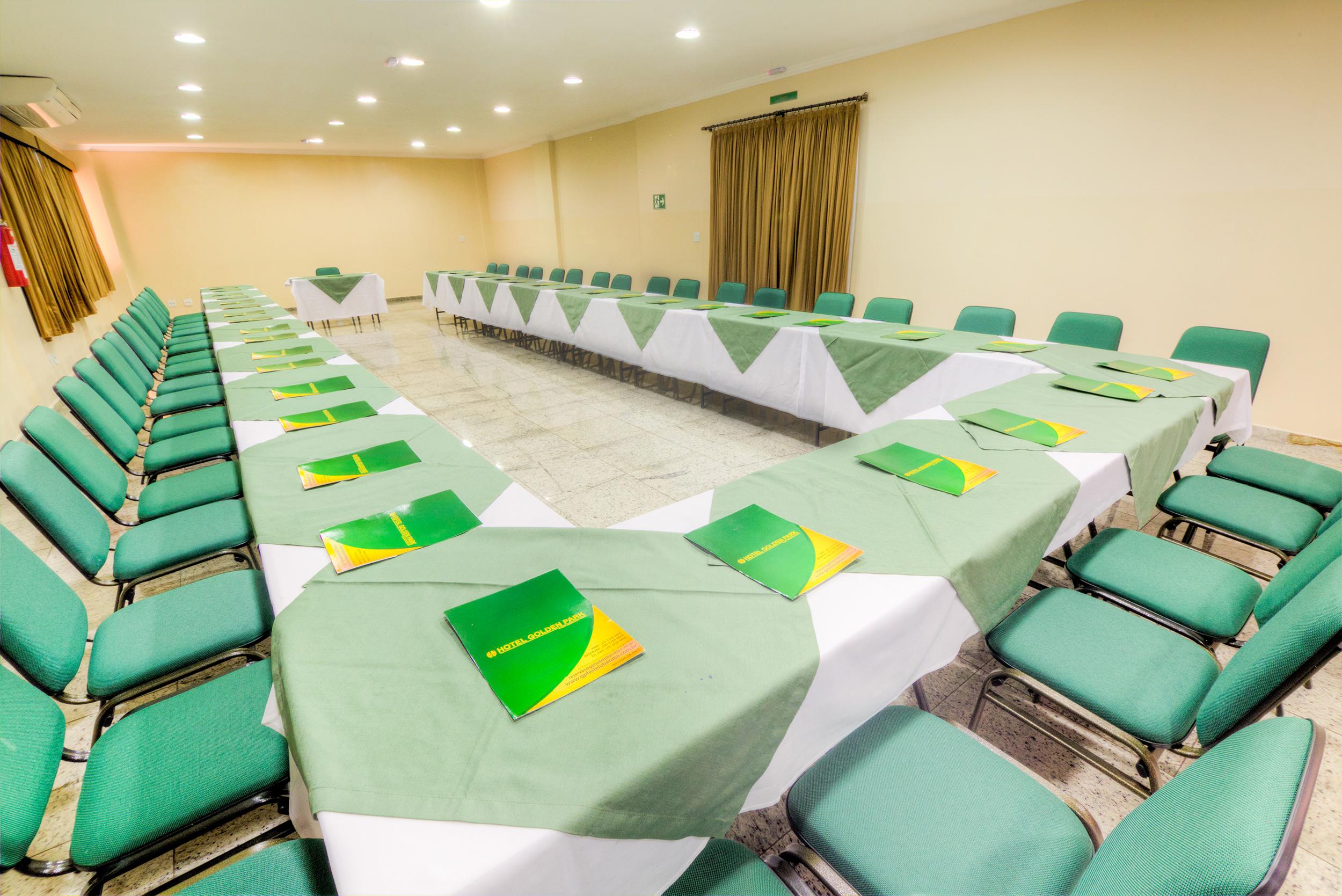 Hotel Golden Park Uberaba By Nacional Inn ภายนอก รูปภาพ