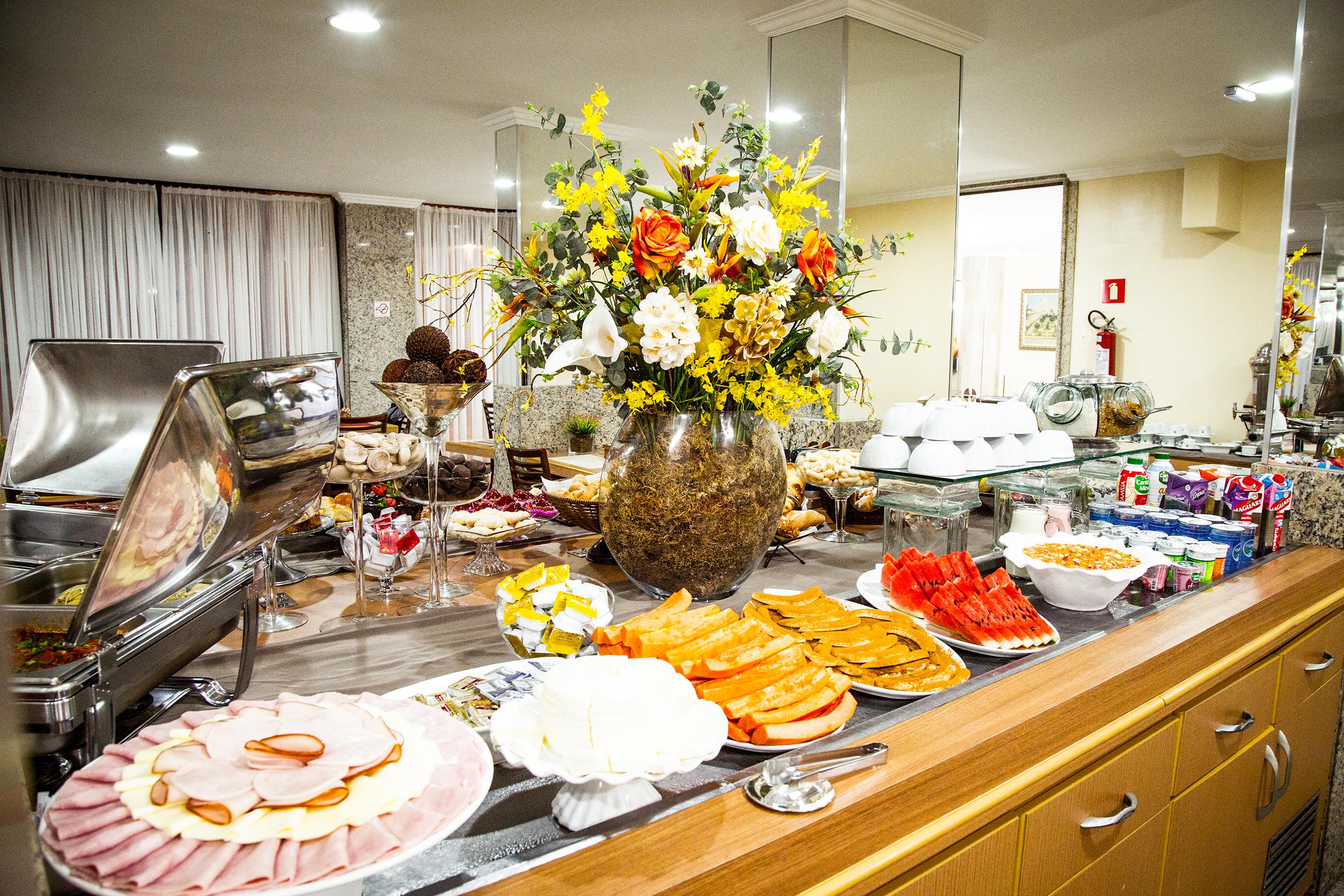 Hotel Golden Park Uberaba By Nacional Inn ภายนอก รูปภาพ