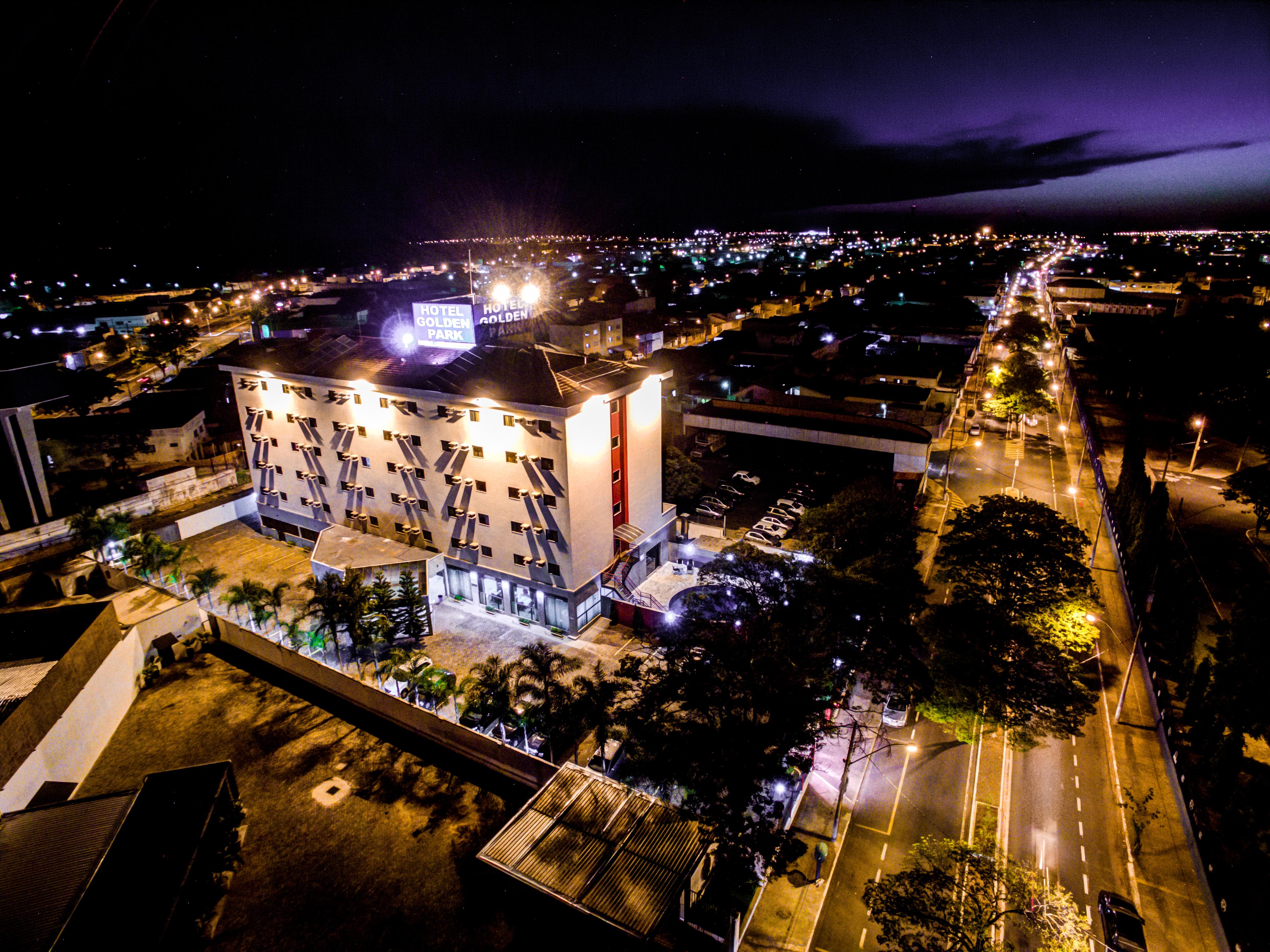 Hotel Golden Park Uberaba By Nacional Inn ภายนอก รูปภาพ